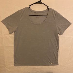 Women’s Nike Top XL